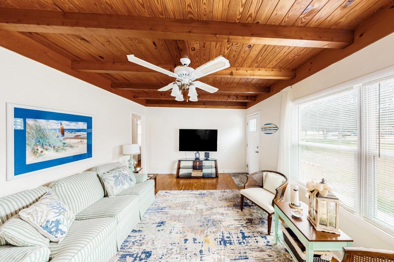 Ginny'S Coastal Cottage Oak Island Eksteriør billede