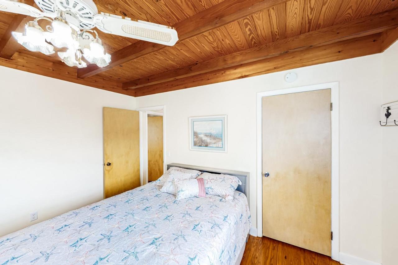 Ginny'S Coastal Cottage Oak Island Eksteriør billede